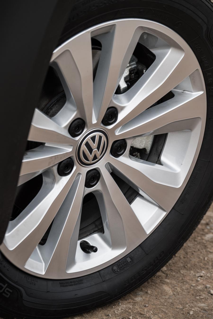 Колеса Volkswagen Golf TSI Estate 2017 года  (UK) (фото 4 из 24)